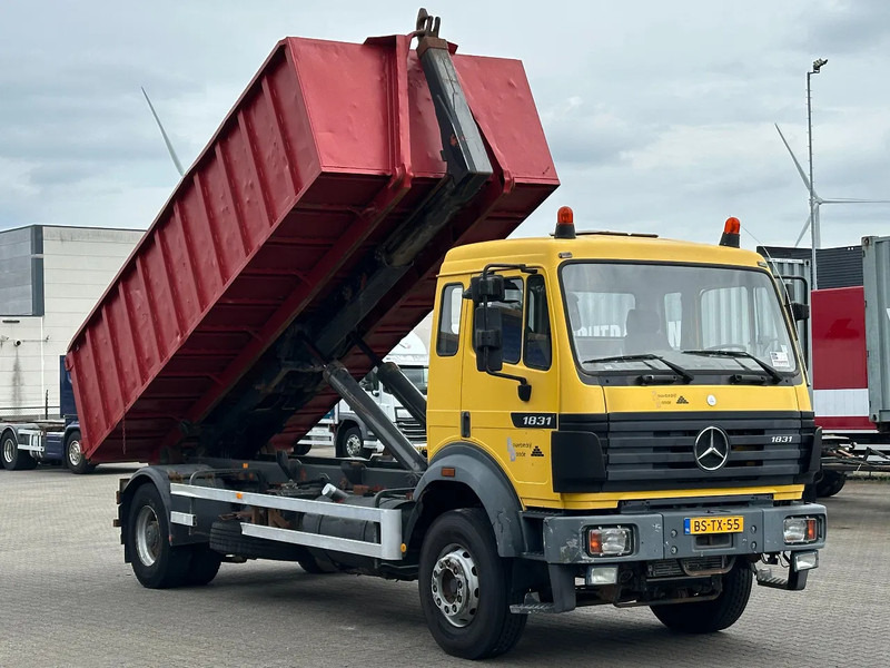 Mercedes-Benz SK 1931 4x2 Meiler Haakarm 20T Manual + Telma / Euro 1 - Hook lift truck: picture 2 Mercedes-Benz SK 1931 4x2 Meiler Haakarm 20T Manual + Telma / Euro 1 - Hook lift truck: picture 2