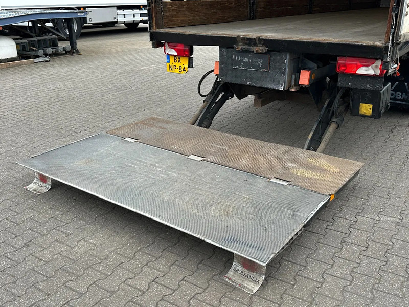 Scania R270 4x2 Schuifzeil / Laadklep / Euro 4 - Curtainsider truck: picture 5 Scania R270 4x2 Schuifzeil / Laadklep / Euro 4 - Curtainsider truck: picture 5