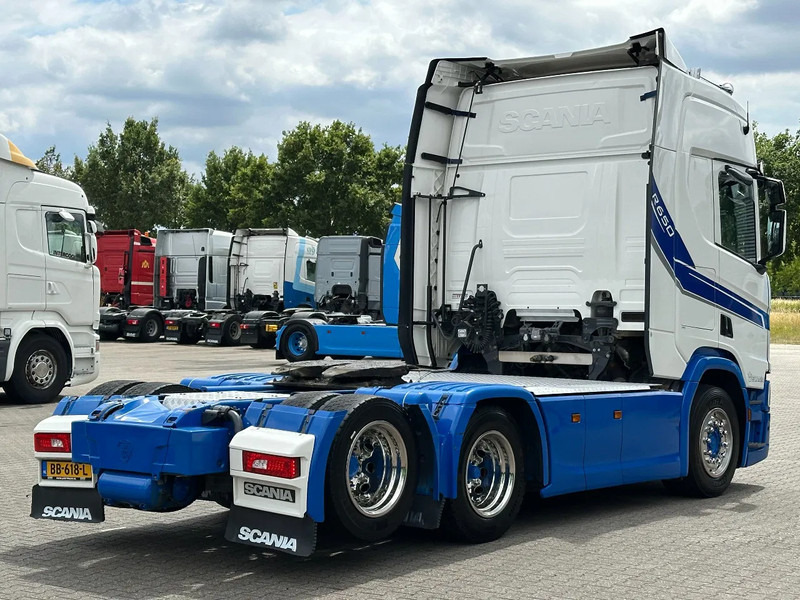 Scania R650 V8 6x2 Boogie / Retarder / Full Air / Hydrauliek / Full Spoiler - Tractor unit: picture 3 Scania R650 V8 6x2 Boogie / Retarder / Full Air / Hydrauliek / Full Spoiler - Tractor unit: picture 3