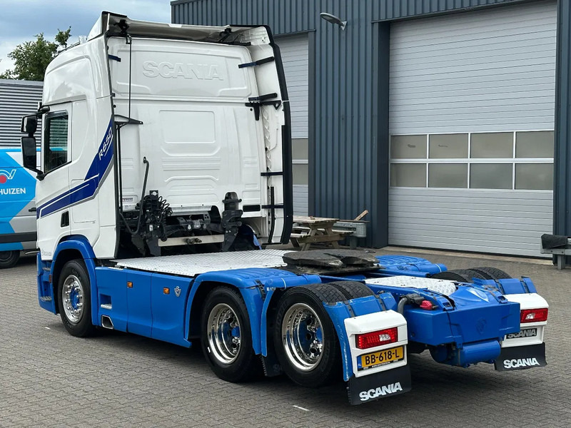 Scania R650 V8 6x2 Boogie / Retarder / Full Air / Hydrauliek / Full Spoiler - Tractor unit: picture 4 Scania R650 V8 6x2 Boogie / Retarder / Full Air / Hydrauliek / Full Spoiler - Tractor unit: picture 4