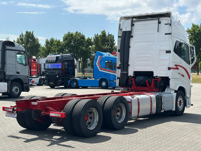 Volvo FH 16.750 6x4 Globe XL Chassis Retarder 4.30 Wb Full Air - Cab chassis truck: picture 3 Volvo FH 16.750 6x4 Globe XL Chassis Retarder 4.30 Wb Full Air - Cab chassis truck: picture 3