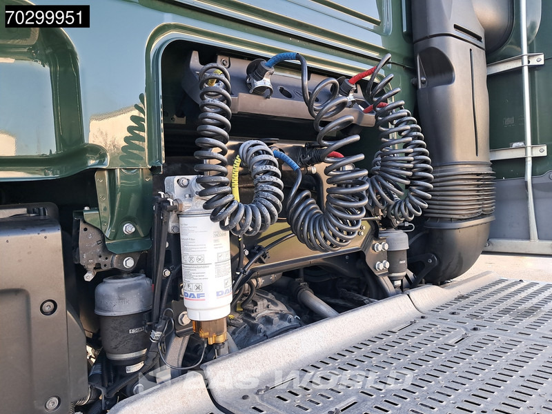 Tractor unit DAF XF 530 4X2 SSC Retarder 2xTanks ACC Standklima Euro 6: picture 13