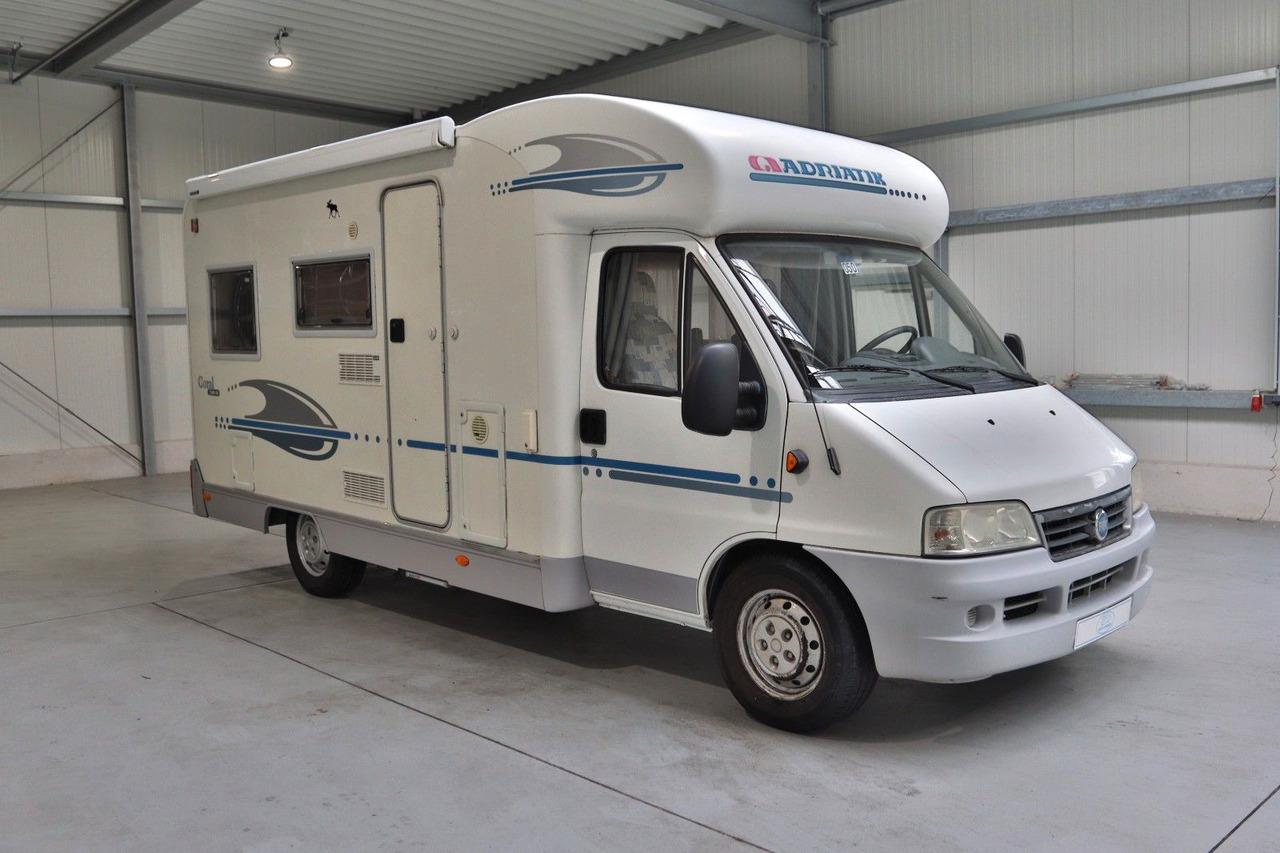 Adria Coral 590 DS / Festbett / Sehr gepflegt - Semi-integrated motorhome: picture 1 Adria Coral 590 DS / Festbett / Sehr gepflegt - Semi-integrated motorhome: picture 1