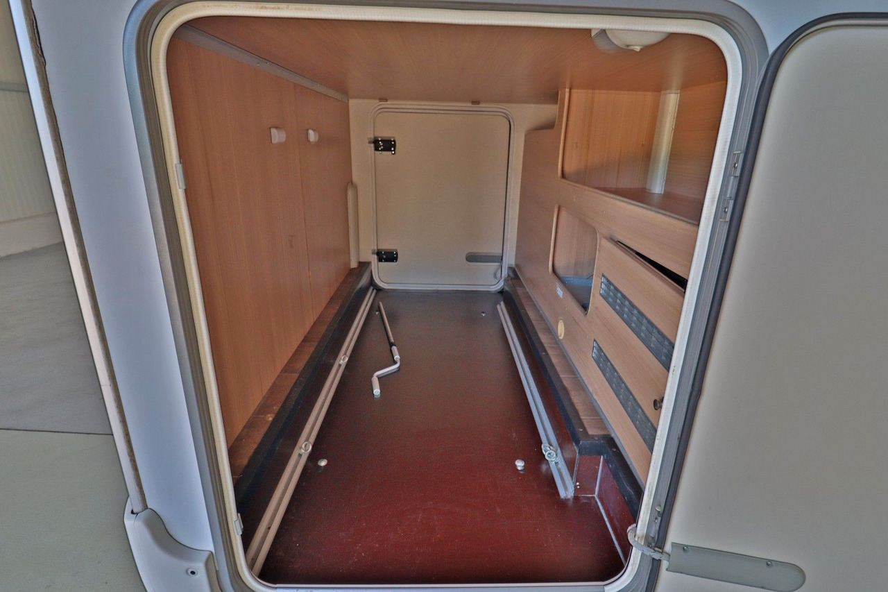 Bürstner Ixeo Time IT 670 G/Festbett+Hubbett/Garage/Klima - Semi-integrated motorhome: picture 5 Bürstner Ixeo Time IT 670 G/Festbett+Hubbett/Garage/Klima - Semi-integrated motorhome: picture 5