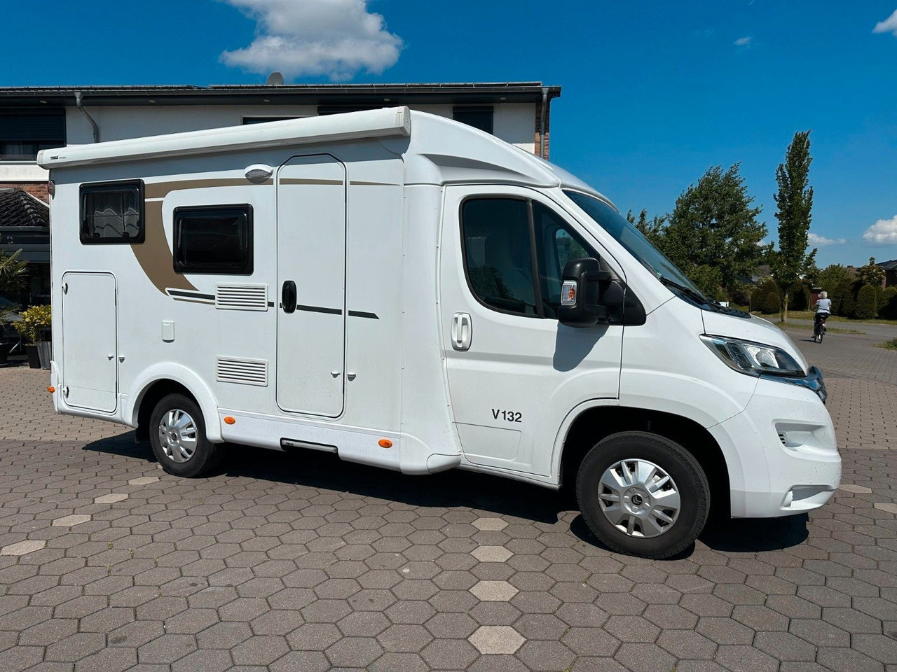Carado V 132/Festbett/Garage/Klima/Markise/Finanzierung - Semi-integrated motorhome: picture 2 Carado V 132/Festbett/Garage/Klima/Markise/Finanzierung - Semi-integrated motorhome: picture 2