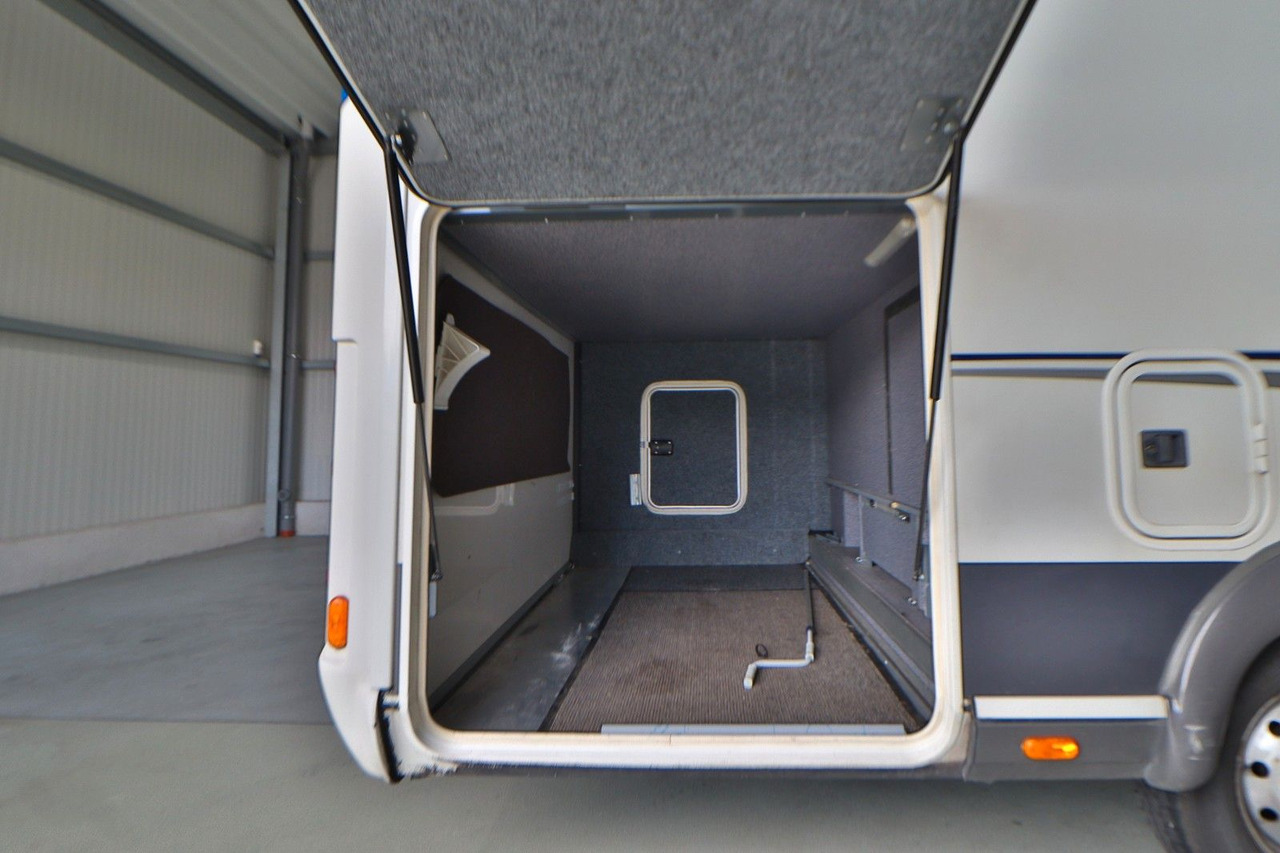 Carthago Chic T 47/Festbett/Solar/Markise - Semi-integrated motorhome: picture 5 Carthago Chic T 47/Festbett/Solar/Markise - Semi-integrated motorhome: picture 5
