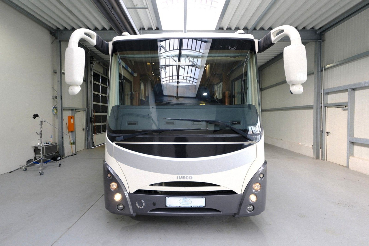 Carthago M Liner 57 BRH/Automatik/Festbett+Hubbett/2xKlim - Integrated motorhome: picture 2 Carthago M Liner 57 BRH/Automatik/Festbett+Hubbett/2xKlim - Integrated motorhome: picture 2