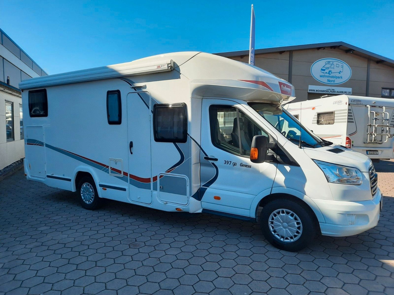 Challenger 397 GA GENESIS - EINZELBETTEN+HUBBETT-GARAGE-TOP - Semi-integrated motorhome: picture 1 Challenger 397 GA GENESIS - EINZELBETTEN+HUBBETT-GARAGE-TOP - Semi-integrated motorhome: picture 1