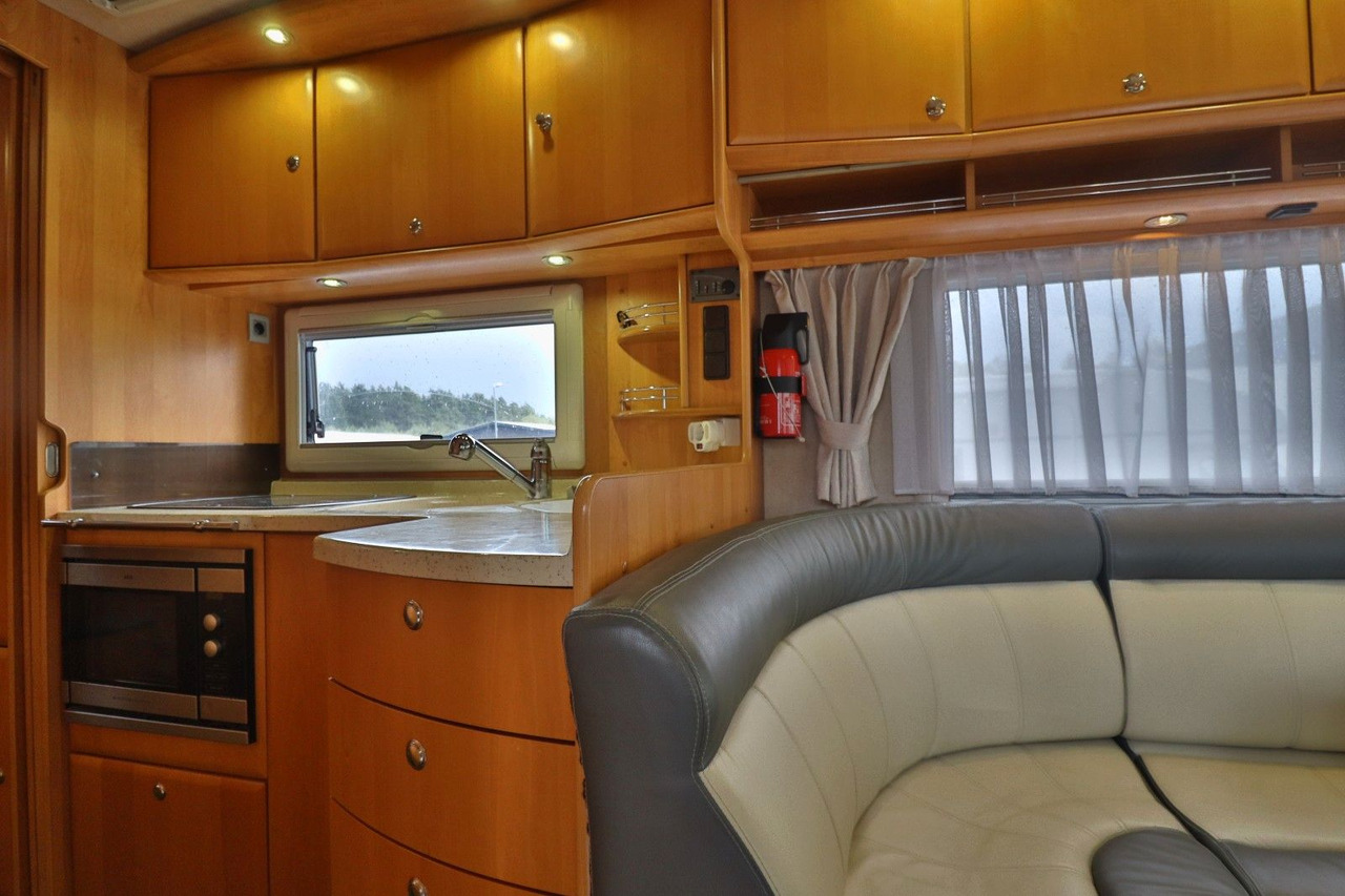 Integrated motorhome Concorde Charisma I 880 F/Automatik/Festbett/Klima/Solar Concorde Charisma I 880 F/Automatik/Festbett/Klima/Solar: picture 16