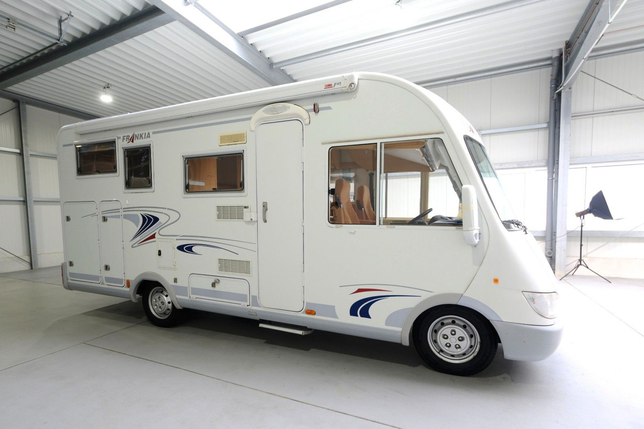 Frankia I 650 BD/Festbett+Hubbett/Garage/Solar/Markise - Integrated motorhome: picture 1 Frankia I 650 BD/Festbett+Hubbett/Garage/Solar/Markise - Integrated motorhome: picture 1
