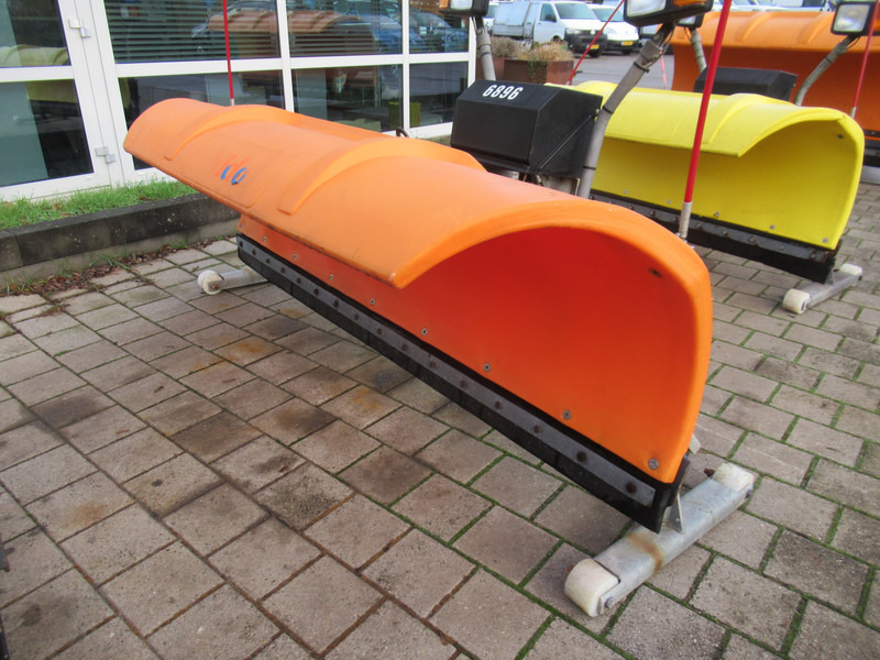 NIDO SNK 210 EPZ 12V HYDRO 240 cm Schneepflug, Snowplow, Sneeuwploeg - Snow removal vehicle: picture 4 NIDO SNK 210 EPZ 12V HYDRO 240 cm Schneepflug, Snowplow, Sneeuwploeg - Snow removal vehicle: picture 4