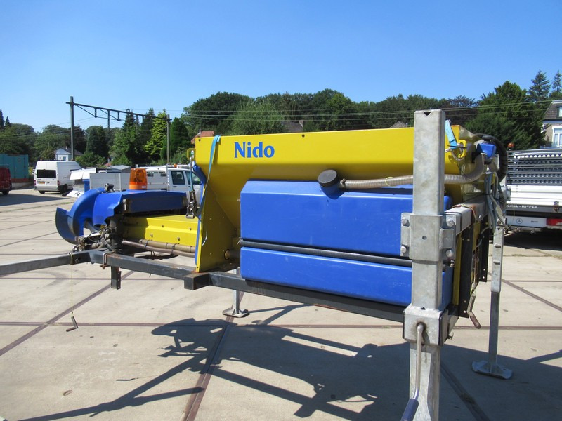 NIDO Stratos B06L-24 VCLN-350 Hydro zoutstrooier 0,6m3 + 350L - Cleaning machinery: picture 4 NIDO Stratos B06L-24 VCLN-350 Hydro zoutstrooier 0,6m3 + 350L - Cleaning machinery: picture 4