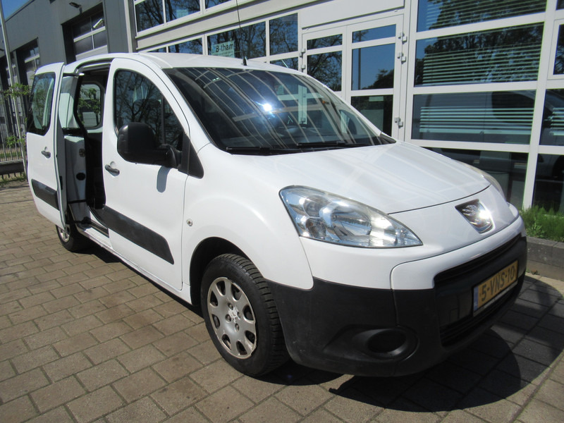 Peugeot Partner 122 1.6 HDI L1 XT Pro+ AIRCO 3-Zitpl./Seats - Small van: picture 4 Peugeot Partner 122 1.6 HDI L1 XT Pro+ AIRCO 3-Zitpl./Seats - Small van: picture 4