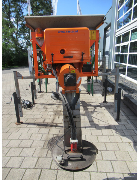 RASCO JUNIOR 1.0M + HONDA Motor - Engine Salt Salz ROTACIJSKI POSIPAC - Sand/ Salt spreader: picture 4 RASCO JUNIOR 1.0M + HONDA Motor - Engine Salt Salz ROTACIJSKI POSIPAC - Sand/ Salt spreader: picture 4