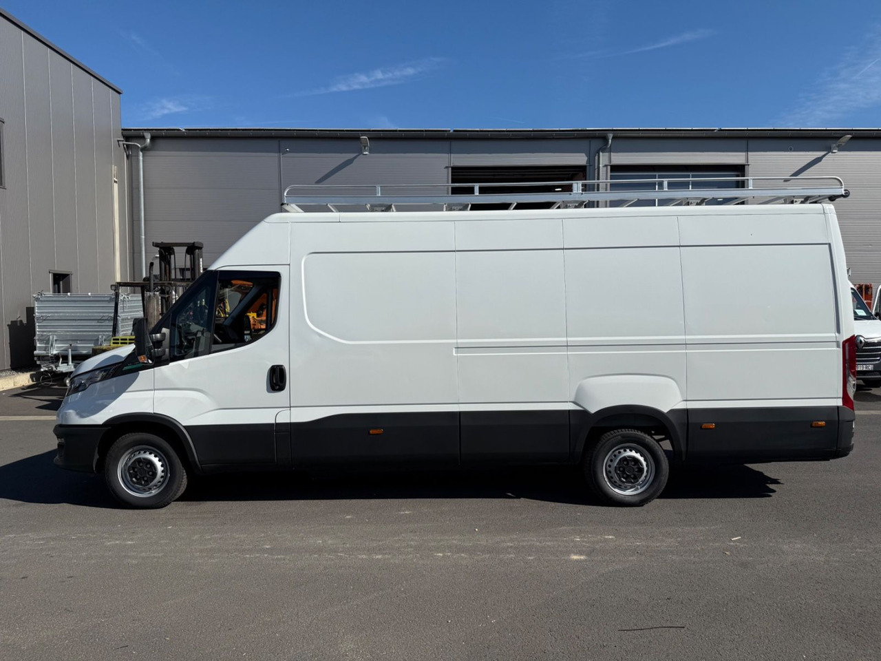 Iveco Daily 35S14 Maxi/CNG/2.700km!/Ahk/LIKE NEW! - Panel van: picture 4 Iveco Daily 35S14 Maxi/CNG/2.700km!/Ahk/LIKE NEW! - Panel van: picture 4