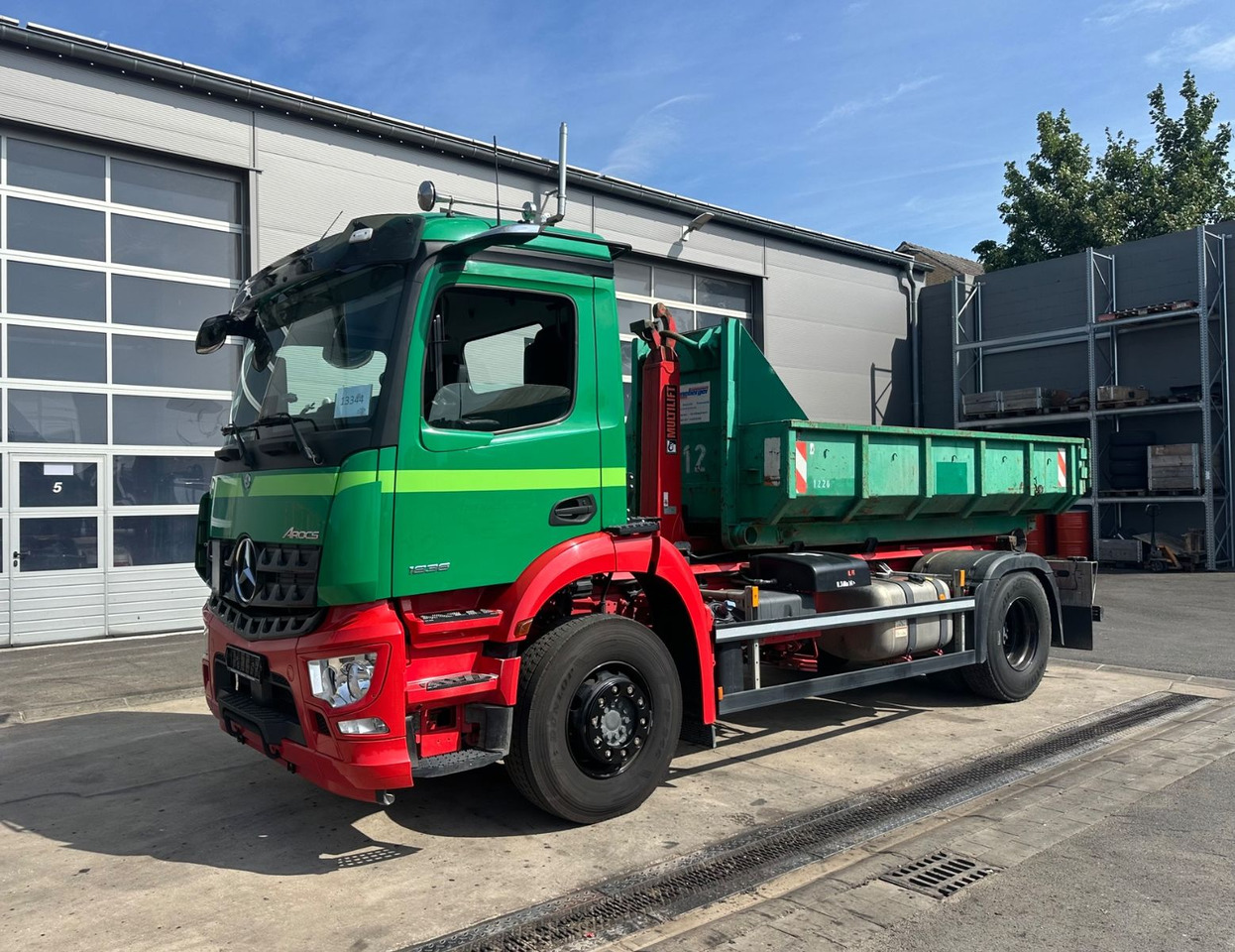 Mercedes-Benz Arocs 1836/10,7L/Hiab Ultima 14S/4x2/Autom. - Hook lift truck: picture 1 Mercedes-Benz Arocs 1836/10,7L/Hiab Ultima 14S/4x2/Autom. - Hook lift truck: picture 1