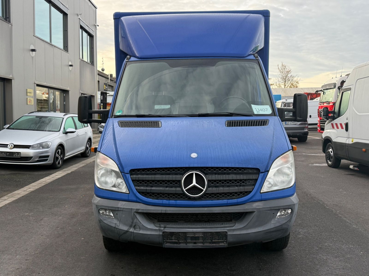 Mercedes-Benz Sprinter II 513 cdi Koffer, Lbw, Ahk, Winde - Box van: picture 2 Mercedes-Benz Sprinter II 513 cdi Koffer, Lbw, Ahk, Winde - Box van: picture 2