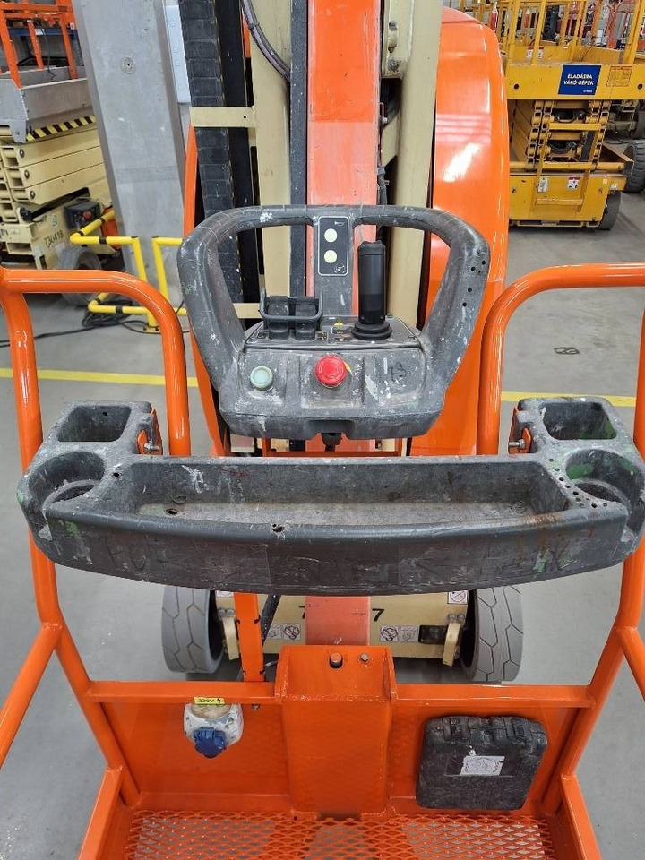 JLG Toucan 10 E - Vertical mast lift: picture 4 JLG Toucan 10 E - Vertical mast lift: picture 4