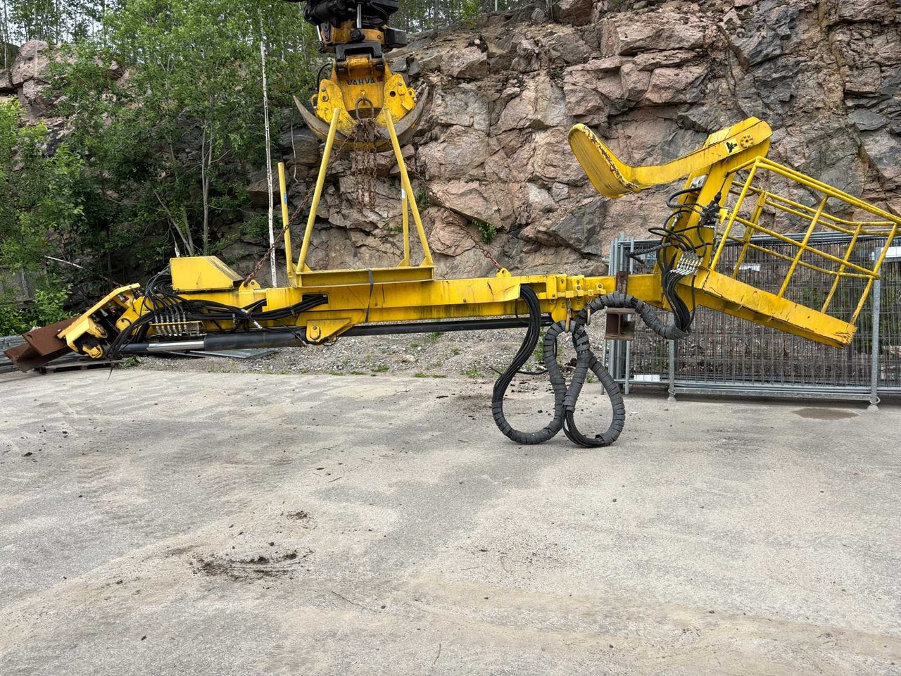 Atlas Copco aerial boom (to be dismantled/refurbished) - Aerial platform: picture 1 Atlas Copco aerial boom (to be dismantled/refurbished) - Aerial platform: picture 1