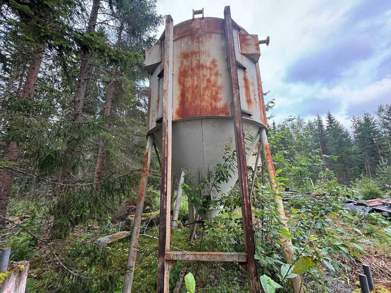Silo approx. 12m3 - Storage equipment: picture 1 Silo approx. 12m3 - Storage equipment: picture 1