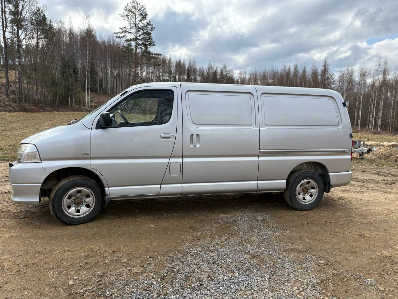 Van Toyota Hiace 2.5 - Panel van: picture 3 Van Toyota Hiace 2.5 - Panel van: picture 3