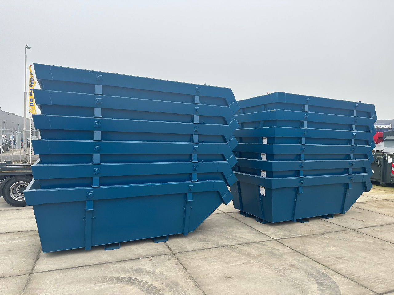 Sidalco 6m3 met heftruck lepel kokers - Skip bin: picture 2 Sidalco 6m3 met heftruck lepel kokers - Skip bin: picture 2