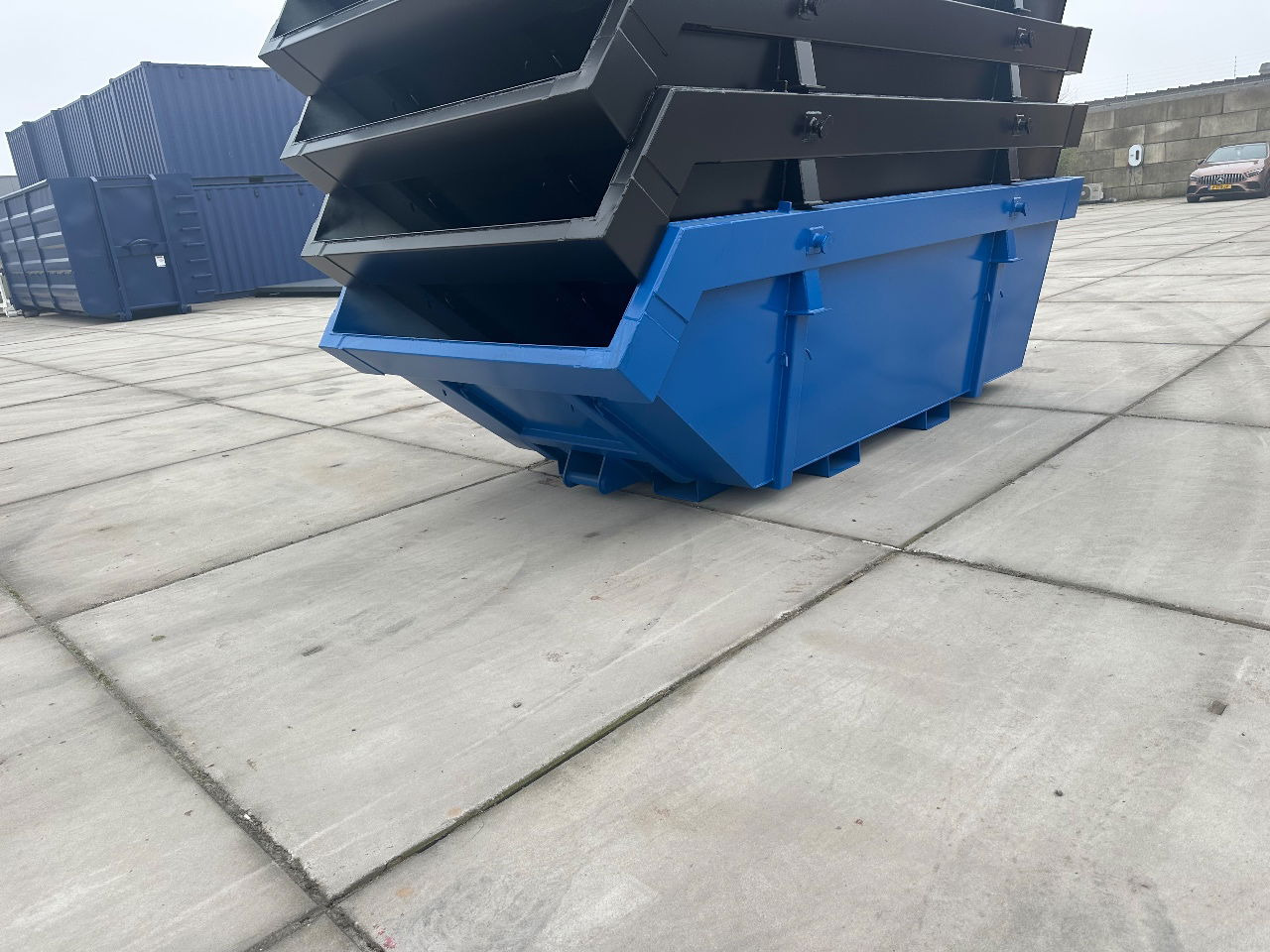 Sidalco 6m3 met heftruck lepel kokers - Skip bin: picture 3 Sidalco 6m3 met heftruck lepel kokers - Skip bin: picture 3