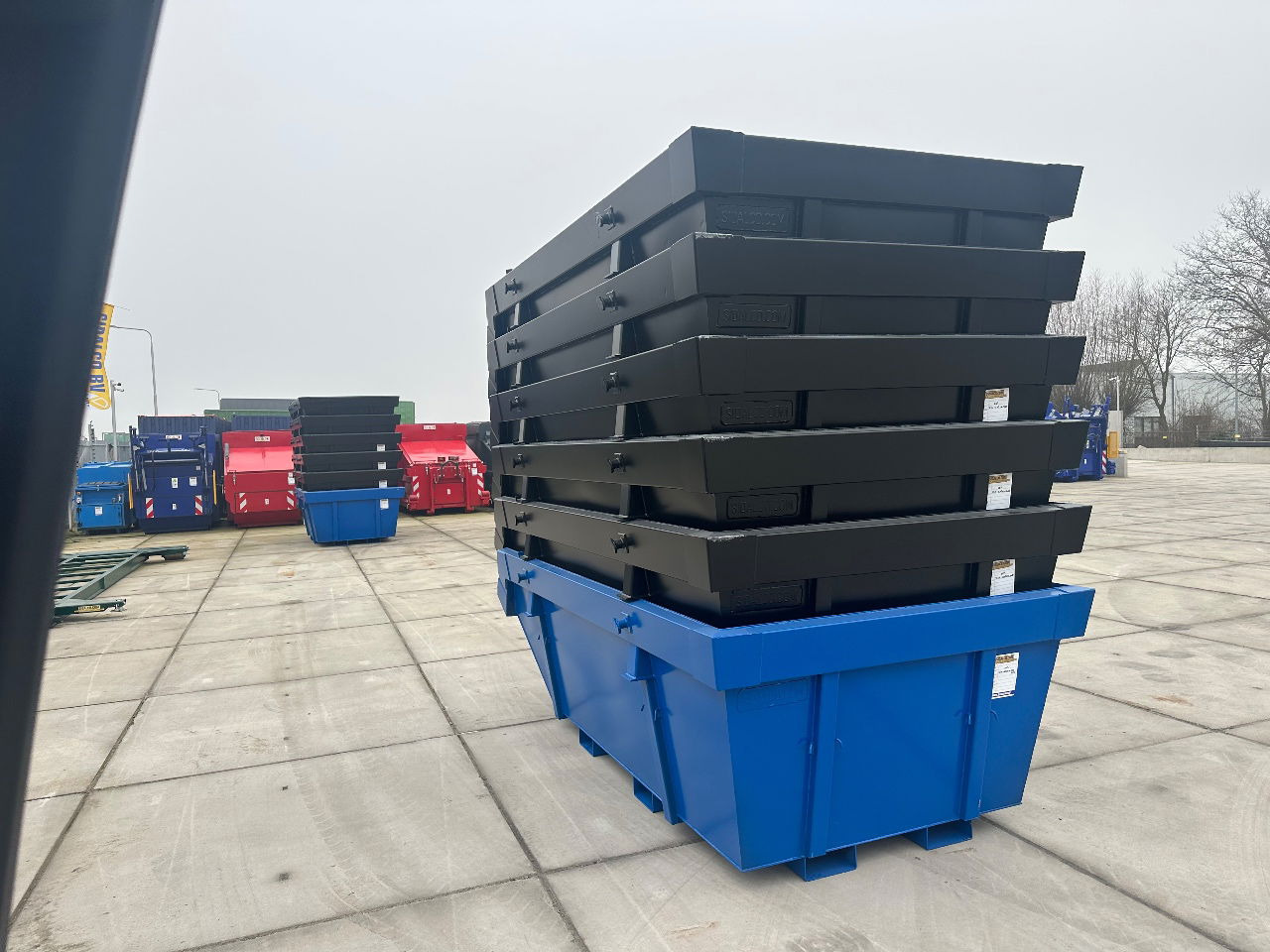 Sidalco 6m3 met heftruck lepel kokers - Skip bin: picture 1 Sidalco 6m3 met heftruck lepel kokers - Skip bin: picture 1