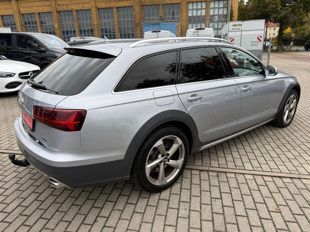Audi A6 Allroad quattro 3.0 TDI LED LASER NAVI ALCANT - Estate car: picture 4 Audi A6 Allroad quattro 3.0 TDI LED LASER NAVI ALCANT - Estate car: picture 4