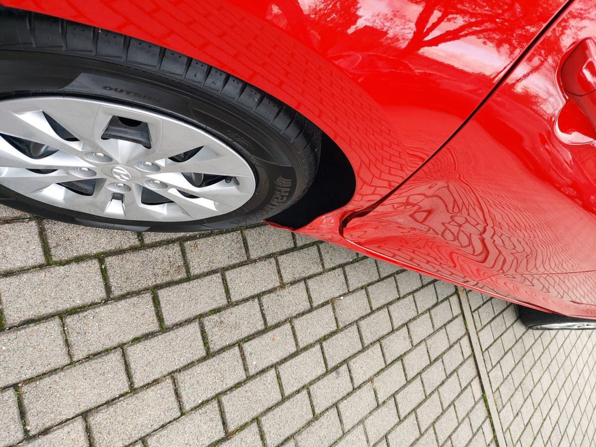 Hyundai i30 cw Pure Klima Spurasssist 8x Räder - Estate car: picture 3 Hyundai i30 cw Pure Klima Spurasssist 8x Räder - Estate car: picture 3