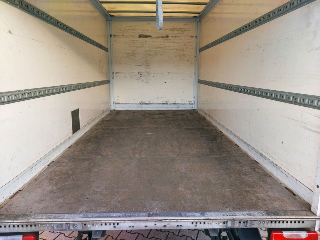 Iveco Daily 35s16 KOFFER LBW KLIMA - Box van: picture 4 Iveco Daily 35s16 KOFFER LBW KLIMA - Box van: picture 4