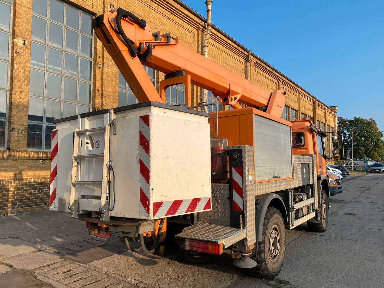 Truck mounted aerial platform Mercedes-Benz ATEGO 4X4 1324 Hub Steiger Ruthmann T220: picture 6 Truck mounted aerial platform Mercedes-Benz ATEGO 4X4 1324 Hub Steiger Ruthmann T220: picture 6