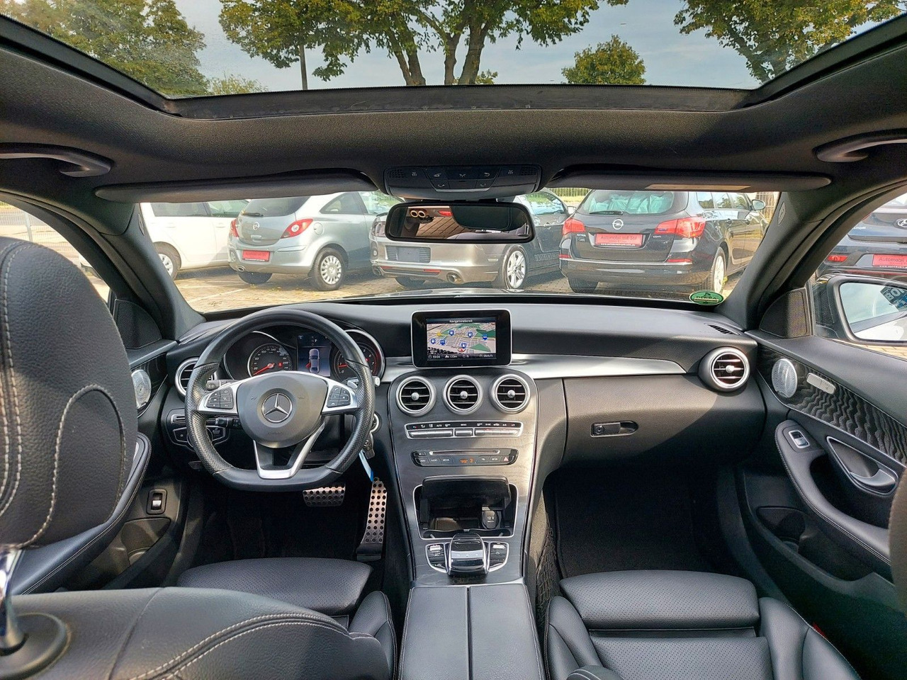 Mercedes-Benz C 250 Lim. AMG LED Leder Panorama Burmester - Sedan: picture 2 Mercedes-Benz C 250 Lim. AMG LED Leder Panorama Burmester - Sedan: picture 2