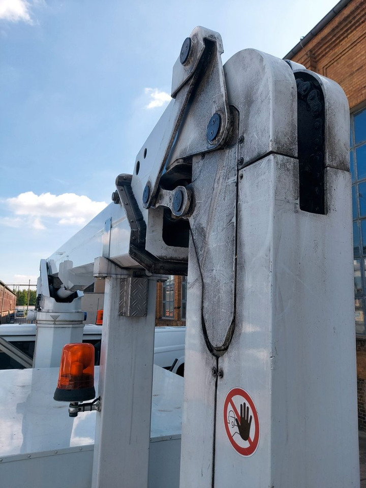 Truck mounted aerial platform Mercedes-Benz VARIO 814D HUB Steiger WUMAG WDT 155 4X4 ALLRAD: picture 21 Truck mounted aerial platform Mercedes-Benz VARIO 814D HUB Steiger WUMAG WDT 155 4X4 ALLRAD: picture 21