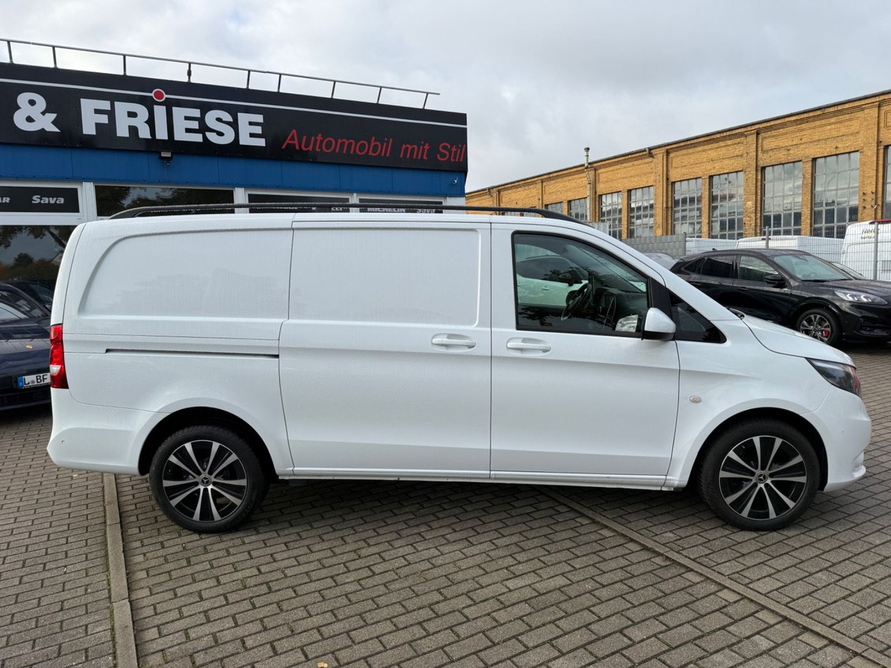 Mercedes-Benz Vito Kasten 114 CDI RWD lang KLIMA NAVI KAMERA P - Passenger van: picture 3 Mercedes-Benz Vito Kasten 114 CDI RWD lang KLIMA NAVI KAMERA P - Passenger van: picture 3