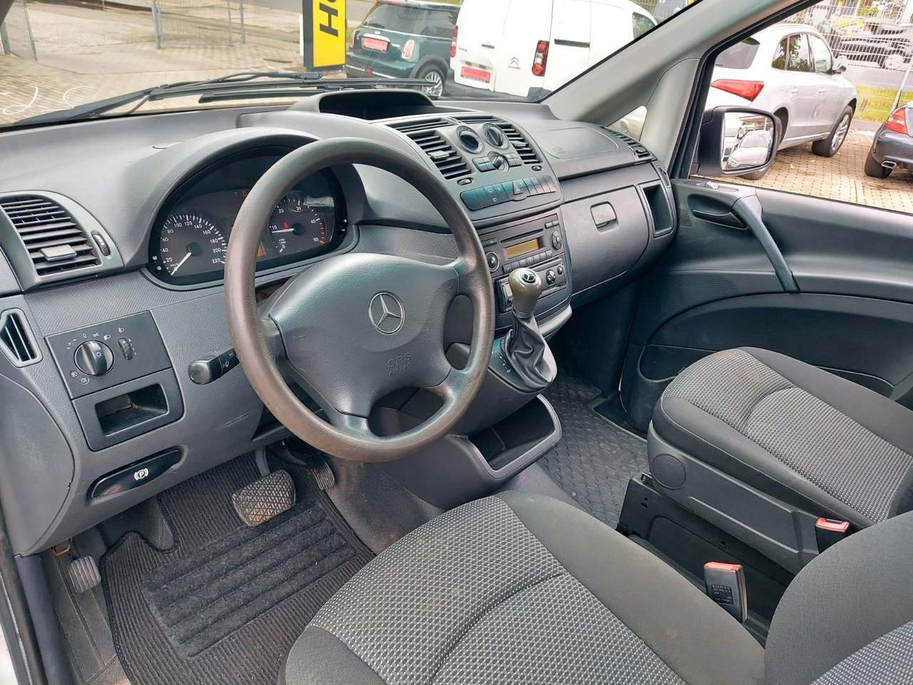 Passenger van Mercedes-Benz Vito Mixto 4x4 116 extralang Automatik 5 Sitze: picture 20