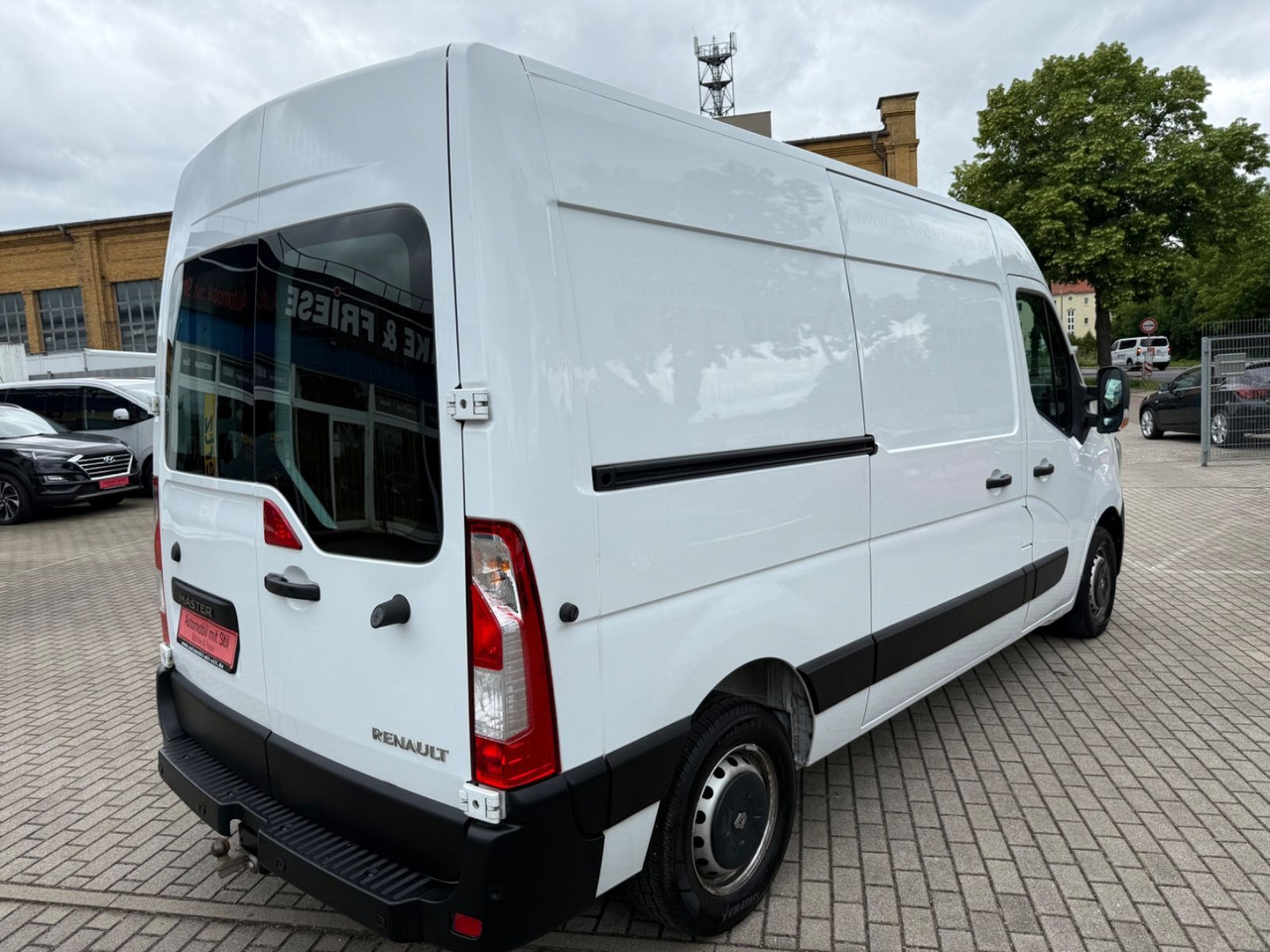 Renault Master III Kasten L2H2 HKa 3,5t Klima Spur Assis - Passenger van: picture 3 Renault Master III Kasten L2H2 HKa 3,5t Klima Spur Assis - Passenger van: picture 3