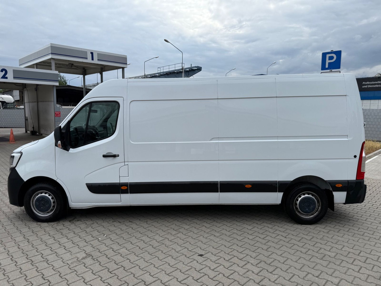 Renault Master III Kasten L3H2 HKa 3,5t KLIMA - Passenger van: picture 2 Renault Master III Kasten L3H2 HKa 3,5t KLIMA - Passenger van: picture 2