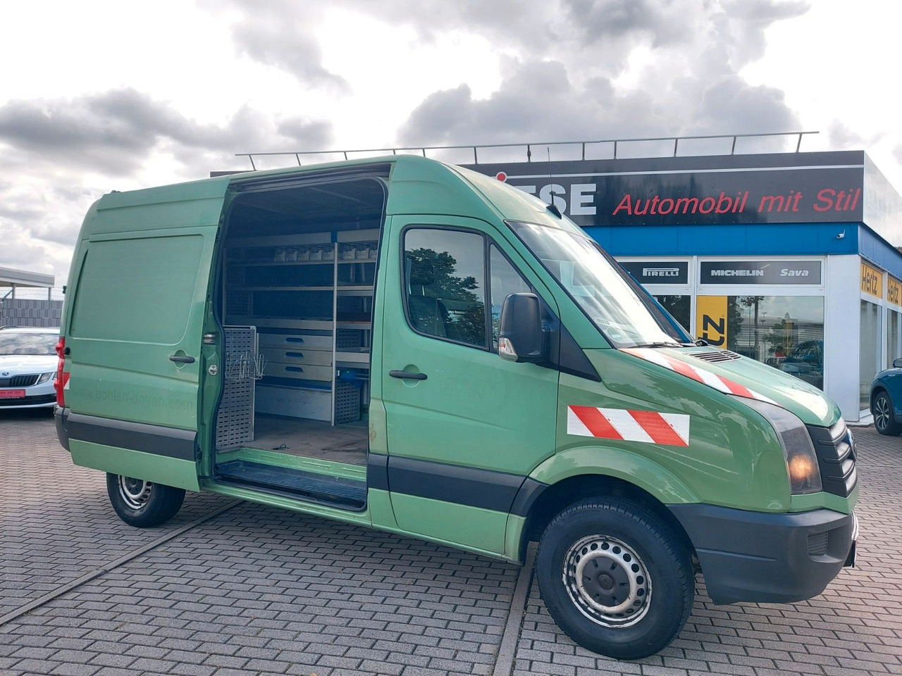 Volkswagen Crafter Kasten 35 mittel L2H2 Hochdach Klima AHK - Panel van: picture 1 Volkswagen Crafter Kasten 35 mittel L2H2 Hochdach Klima AHK - Panel van: picture 1