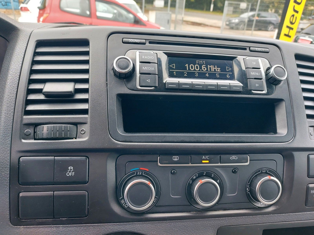 Passenger van Volkswagen T5 Transporter Kasten Kombi lang Klima AHK: picture 16 Passenger van Volkswagen T5 Transporter Kasten Kombi lang Klima AHK: picture 16