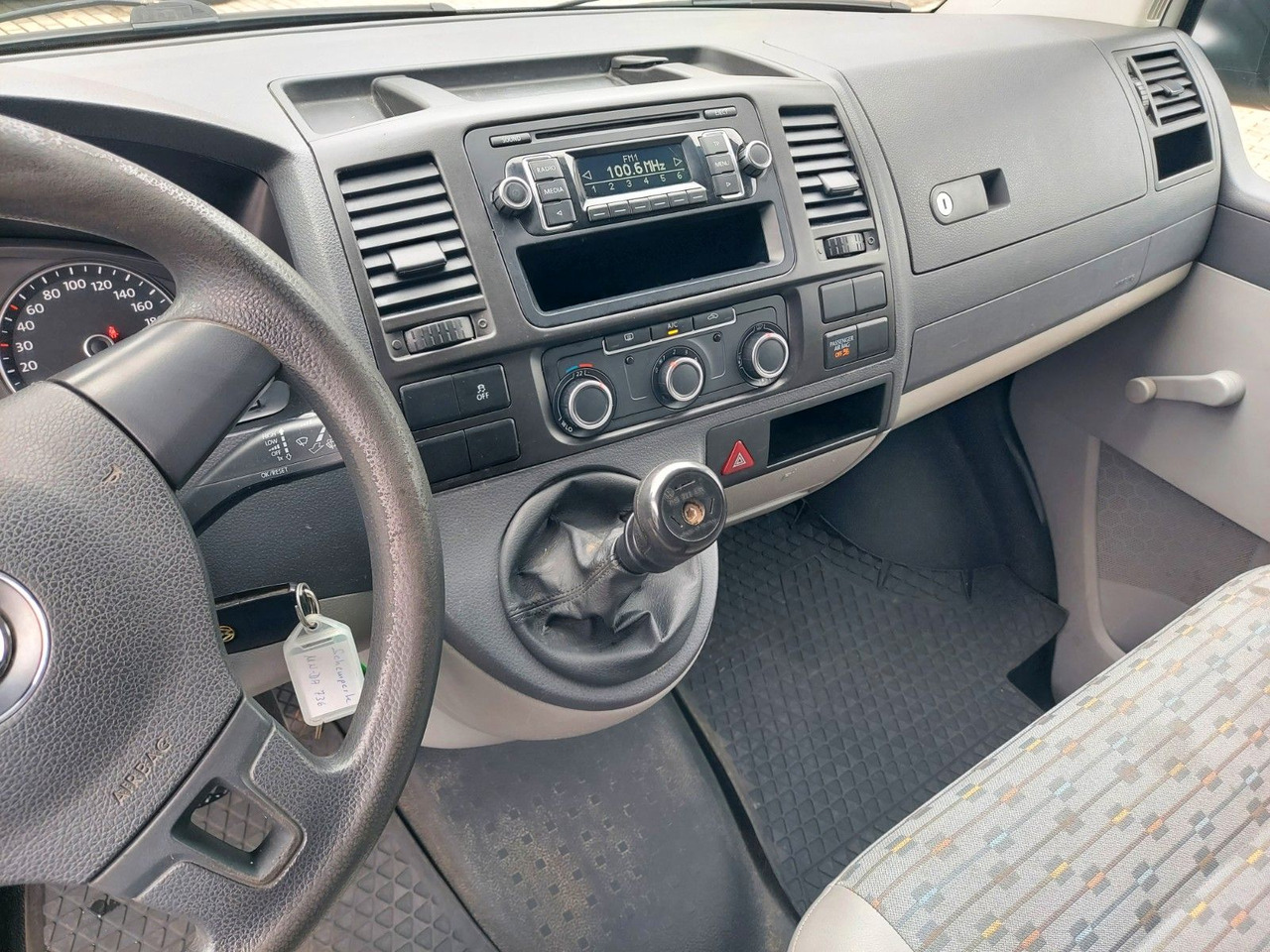 Passenger van Volkswagen T5 Transporter Kasten Kombi lang Klima AHK: picture 12 Passenger van Volkswagen T5 Transporter Kasten Kombi lang Klima AHK: picture 12