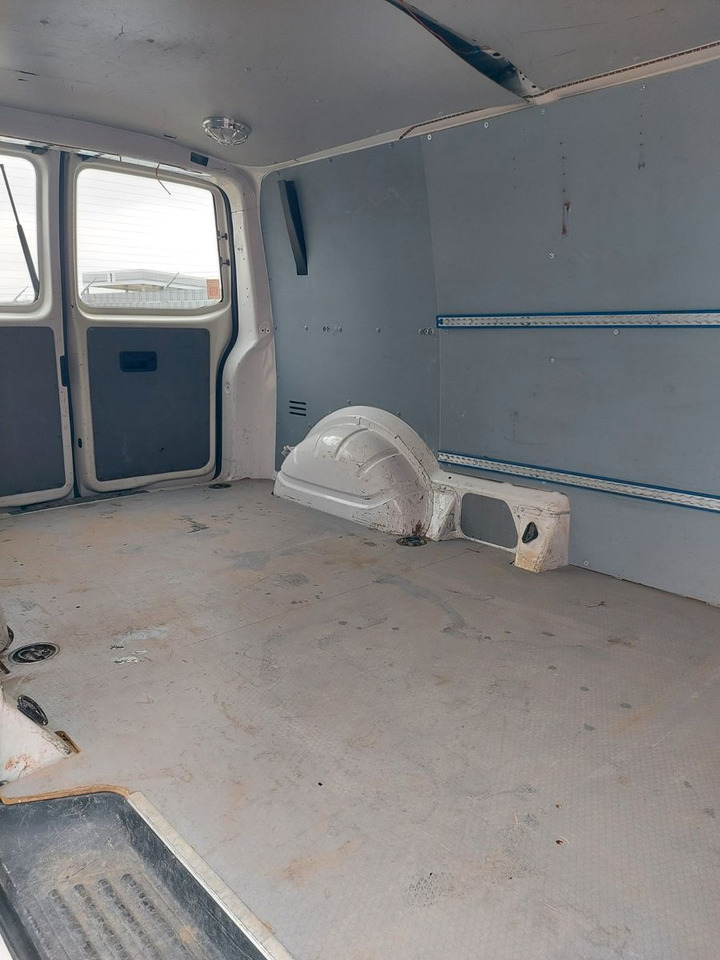 Passenger van Volkswagen T5 Transporter Kasten Kombi lang Klima AHK: picture 18 Passenger van Volkswagen T5 Transporter Kasten Kombi lang Klima AHK: picture 18