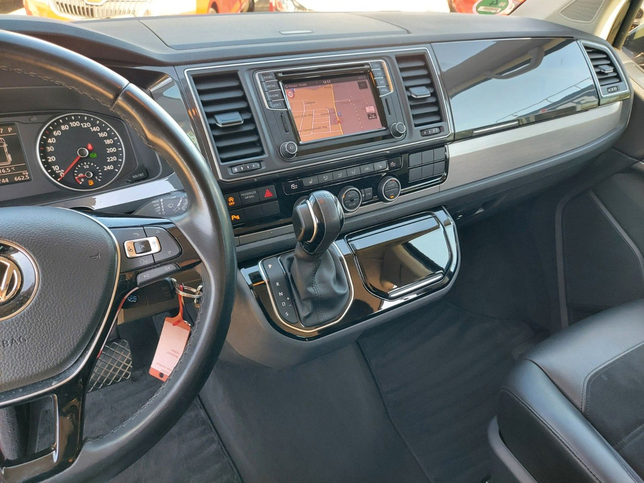 Passenger van Volkswagen T6 Multivan Bus DSG Alcantara Navi 2XSchiebetür: picture 16