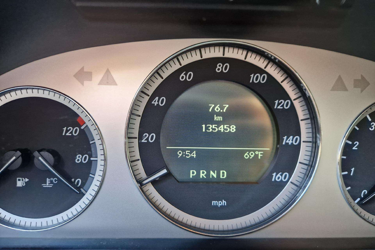 Car Mercedes-Benz GLK350: picture 17