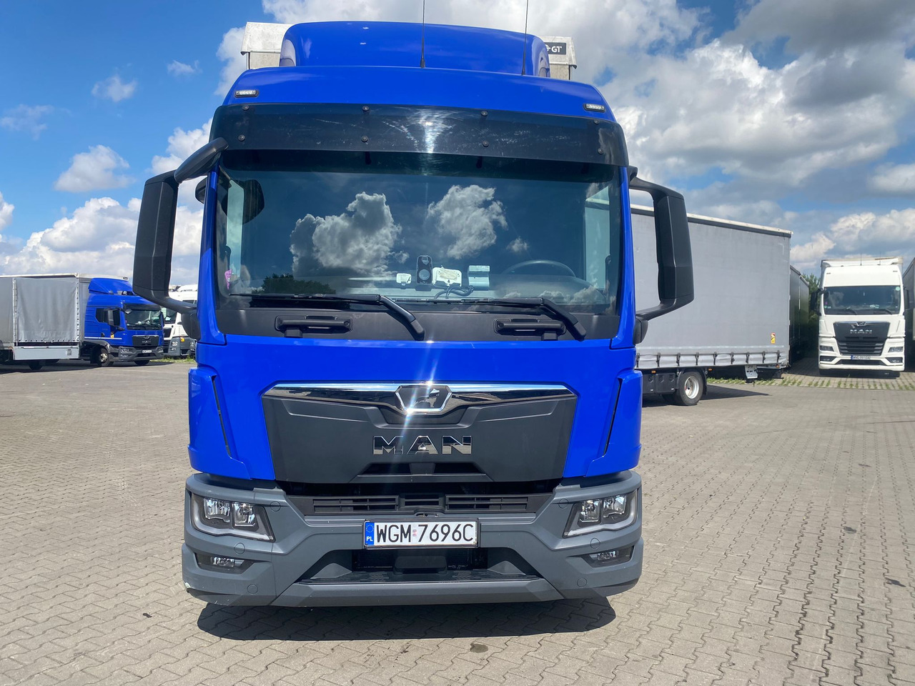 MAN Tgl - Curtainsider truck: picture 3 MAN Tgl - Curtainsider truck: picture 3