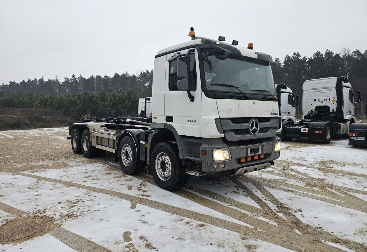 Mercedes-Benz Actros 4144 - Hook lift truck: picture 2 Mercedes-Benz Actros 4144 - Hook lift truck: picture 2