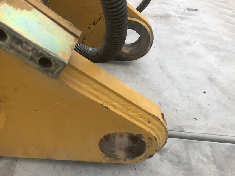 Caterpillar 322B Excavator Boom OEM 1372894 - Attachment: picture 5 Caterpillar 322B Excavator Boom OEM 1372894 - Attachment: picture 5