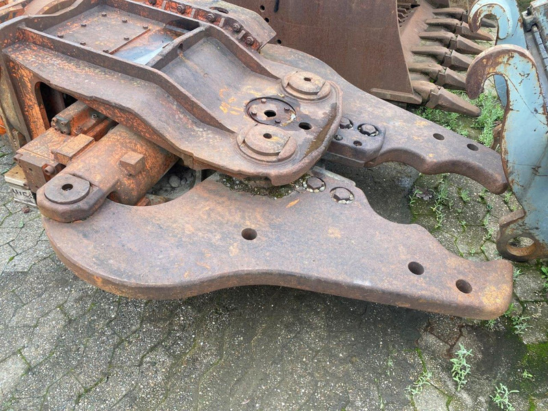 NPK S-24XCR - Demolition shears: picture 1 NPK S-24XCR - Demolition shears: picture 1