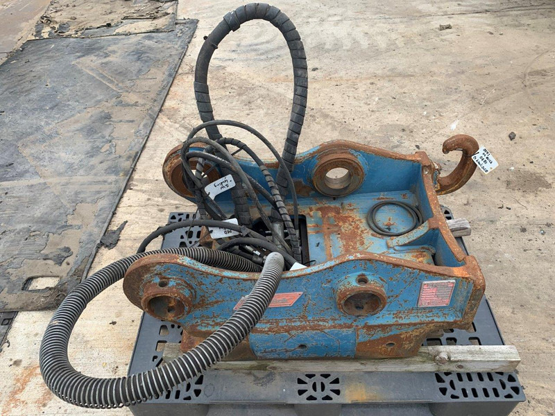 Oil Quick OQ 80 - Quick coupler: picture 1 Oil Quick OQ 80 - Quick coupler: picture 1