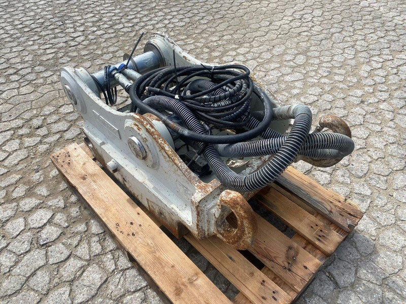 Oil Quick OQ 80 - Quick coupler: picture 2 Oil Quick OQ 80 - Quick coupler: picture 2